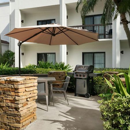 Courtyard Melbourne West Hotel Exterior foto