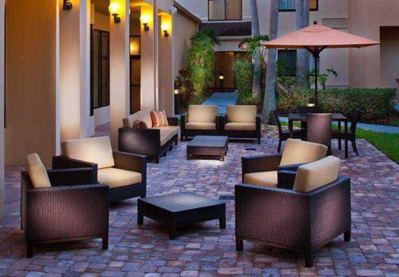 Courtyard Melbourne West Hotel Exterior foto